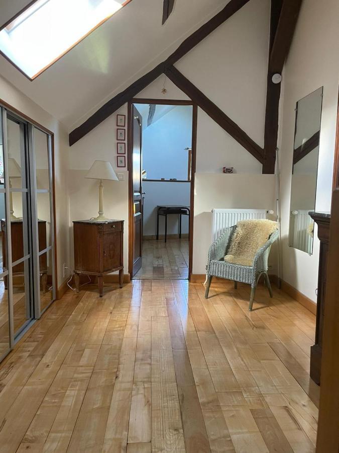 Le Logis Du Regisseur Bed & Breakfast Charny-Oree-de-Puisaye Екстериор снимка