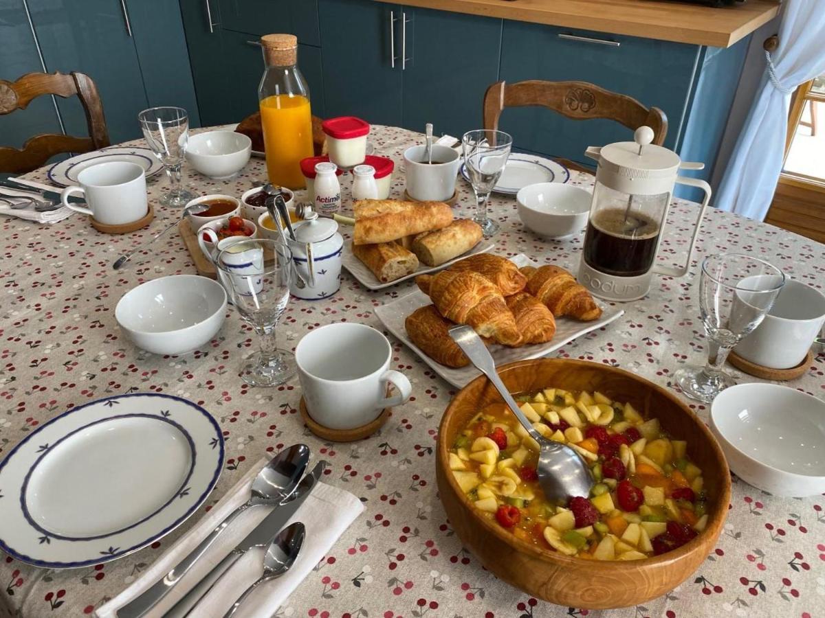 Le Logis Du Regisseur Bed & Breakfast Charny-Oree-de-Puisaye Екстериор снимка