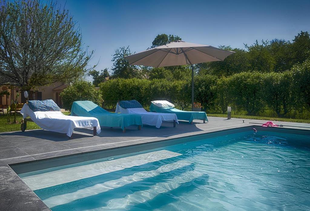 Le Logis Du Regisseur Bed & Breakfast Charny-Oree-de-Puisaye Екстериор снимка